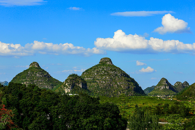 世界唯一绝美的双乳峰